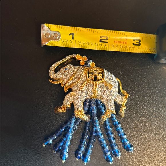 Vintage Elizabeth Taylor Elephant Walk Brooch for Avon — 1993 - Picture 4 of 6